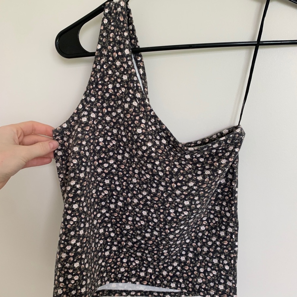 American eagle floral one shoulder crop top